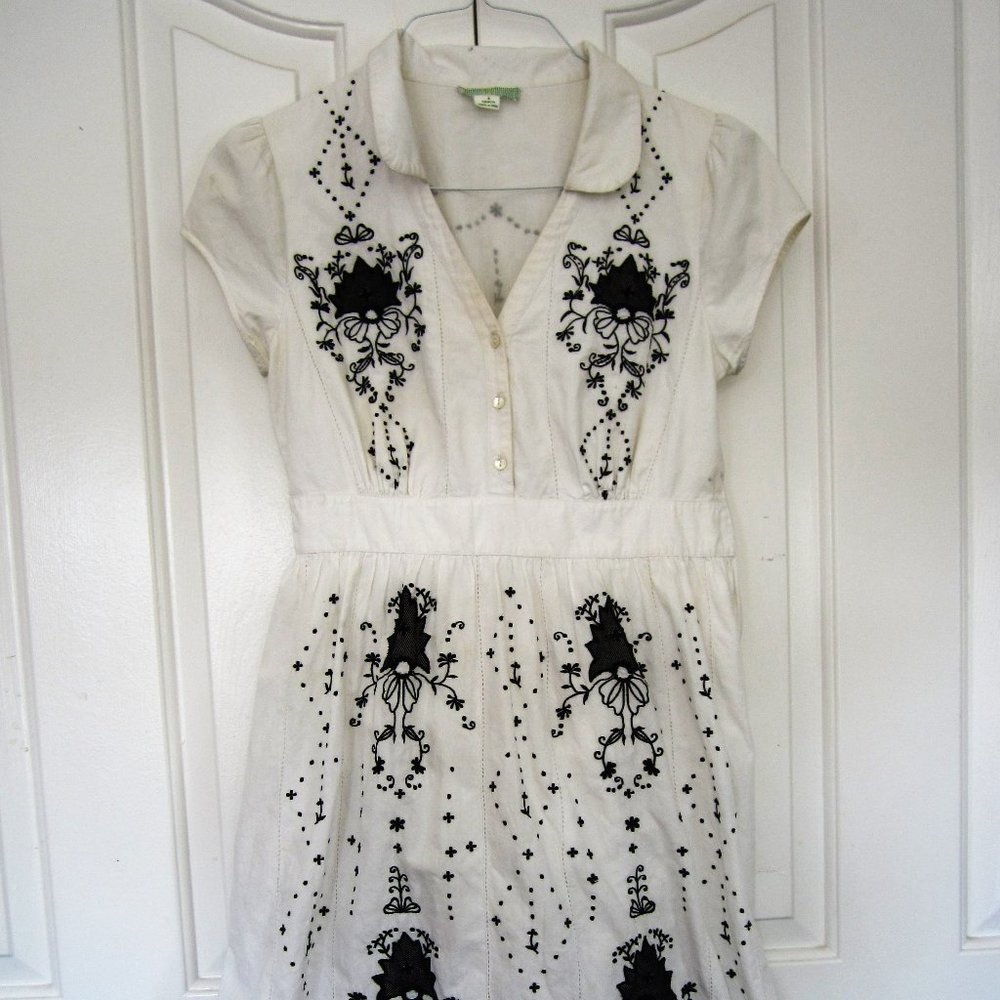Anthropologie Lil Black and White Embroidered Dress Knee Length European Size 8
